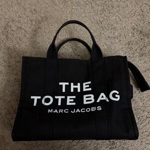 Marc Jacobs The Tote Bag Black, MEDIUM

READ DESCRIPTION